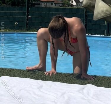 Full leaked Anabel und maria glocker private onlyfans photo