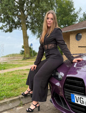 Anastasia_rose_official