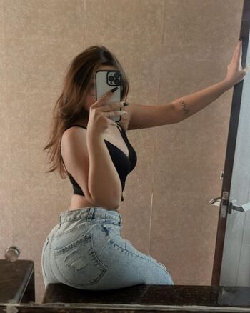 Full leaked Anchorcutymendiratta private onlyfans photo