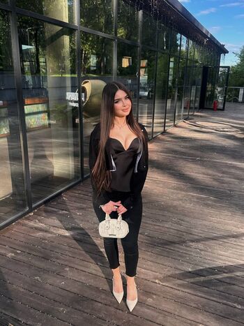 Full leaked Aneylyverst page private onlyfans photo