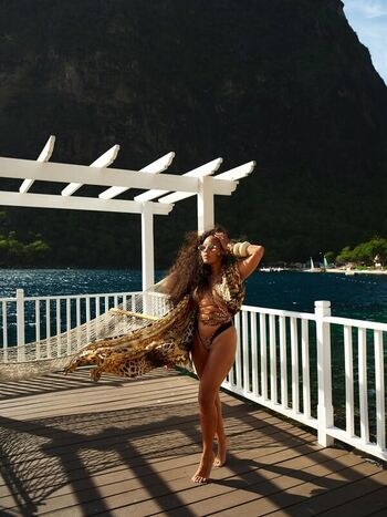 Angela Simmons