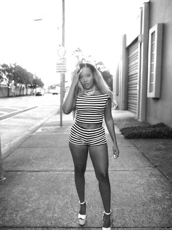Angela Simmons
