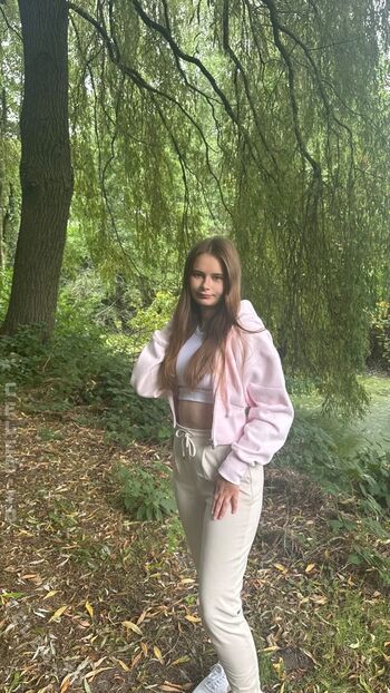 Angelina_Dehlow
