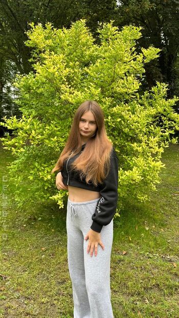 Angelina_Dehlow
