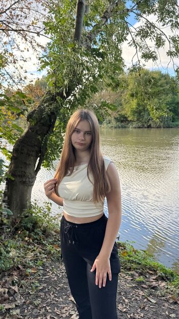 Angelina_Dehlow