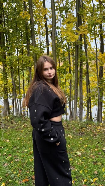 Angelina_Dehlow