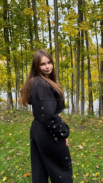 Angelina_Dehlow