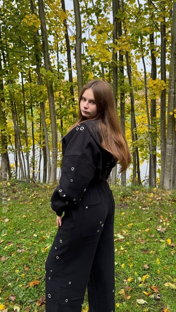 Angelina_Dehlow