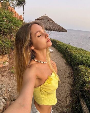 Full leaked Anna stoliar private onlyfans photo