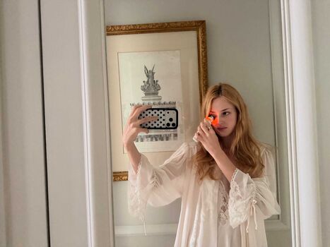 Anna Van Patten