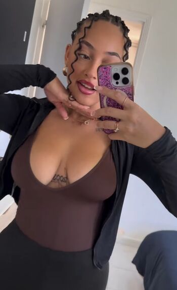 Annaaeeelle 