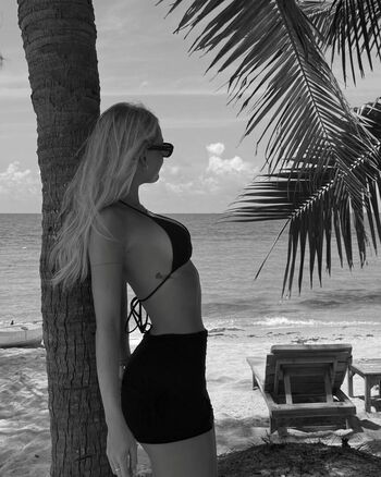 Full leaked Annaauroraegger private onlyfans photo