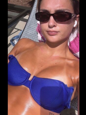 Full leaked Annabellegeeson private onlyfans photo