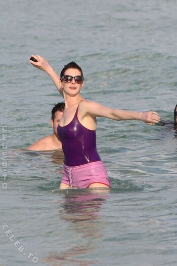 Anne Hathaway