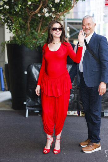 Full leaked Anne hathaway page private onlyfans photo