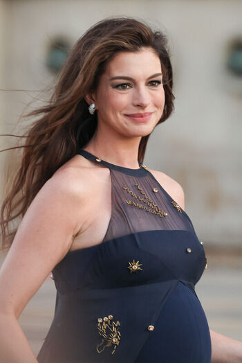 Full leaked Anne hathaway page private onlyfans photo