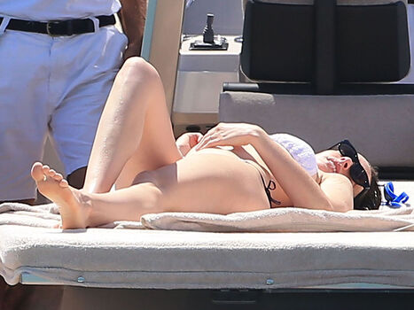 Anne Hathaway