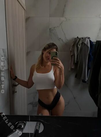 Full leaked Anni henz private onlyfans photo