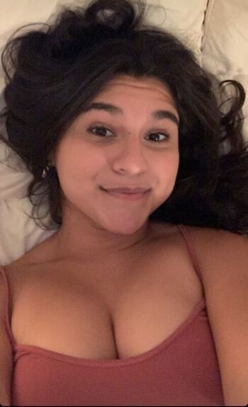 Full leaked Anniesbookstore private onlyfans photo