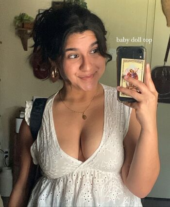 Full leaked Anniesbookstore private onlyfans photo