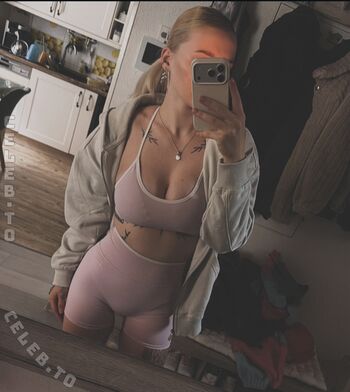 Full leaked Anny vans private onlyfans photo