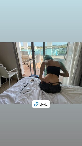Full leaked Anokhinalz page private onlyfans photo