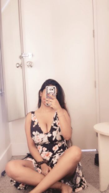 Full leaked Anushka solanki private onlyfans photo