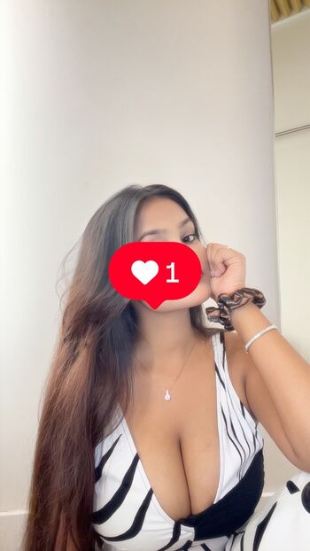 Full leaked Anushka solanki private onlyfans photo