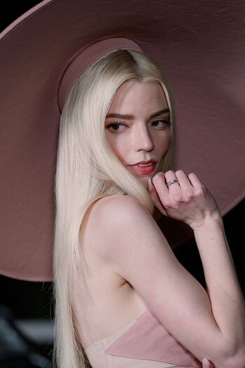 Full leaked Anya taylor joy  page private onlyfans photo