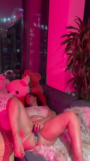 Full leaked Aokii love private onlyfans photo