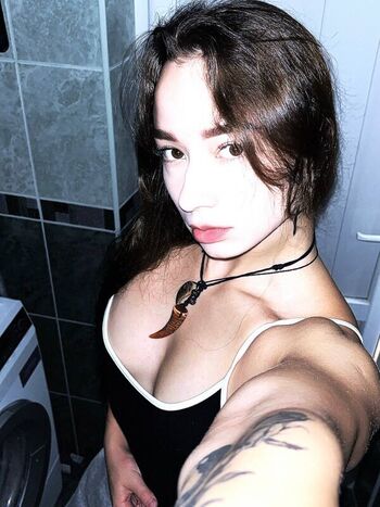 Full leaked Apollonchil private onlyfans photo