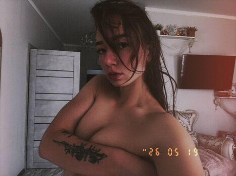 Full leaked Apollonchil private onlyfans photo