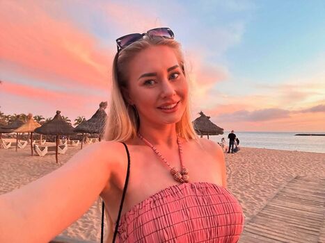 April Mae Xox