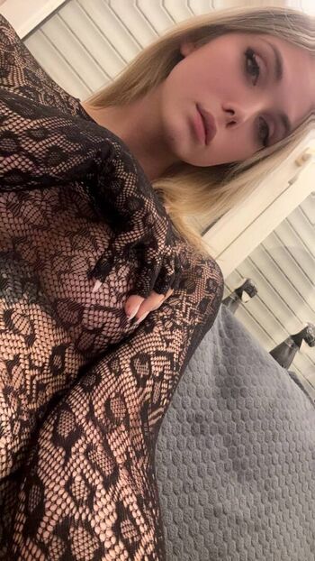 Full leaked Aprildavis private onlyfans photo