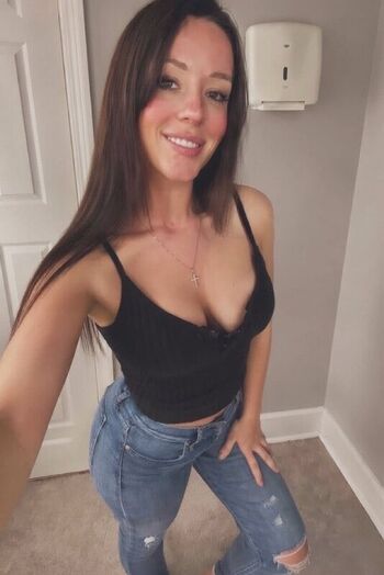Full leaked Araaraitsgrace private onlyfans photo