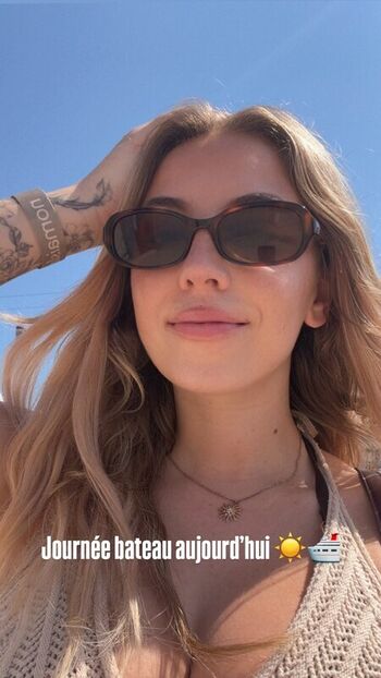 Full leaked Areliann private onlyfans photo
