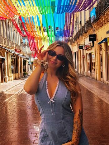 Full leaked Areliann private onlyfans photo