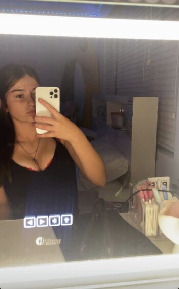 Full leaked Ari corr private onlyfans photo