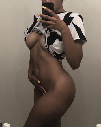 Full leaked Ari v private onlyfans photo