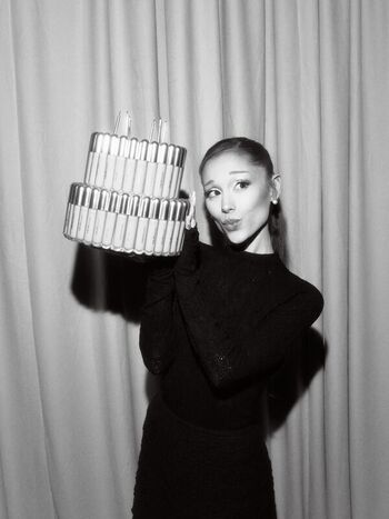 Full leaked Ariana grande page private onlyfans photo