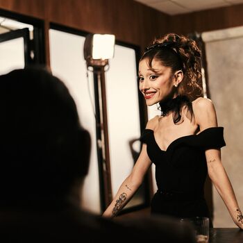 Full leaked Ariana grande  page private onlyfans photo