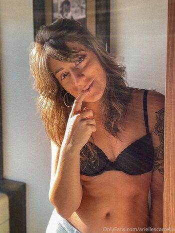 Arielle Scarcella