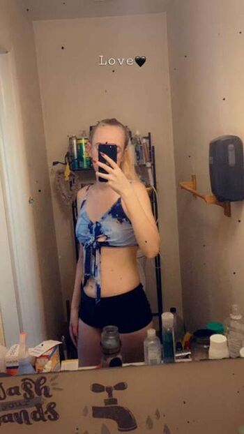 Full leaked Aries baby private onlyfans photo