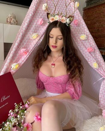 Full leaked Arual bloom page private onlyfans photo