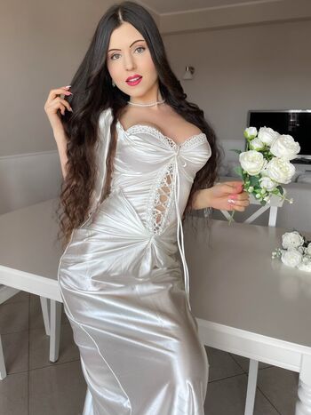 Full leaked Arual bloom page private onlyfans photo