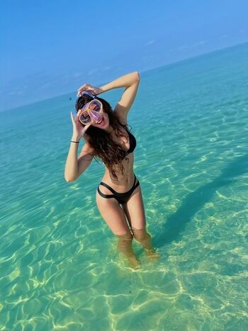 Full leaked Aruuu private onlyfans photo