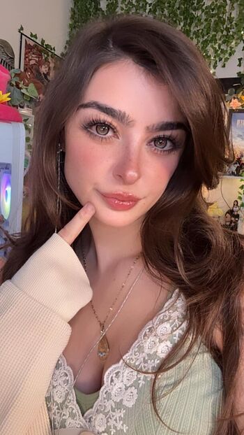 Full leaked Aruuu private onlyfans photo