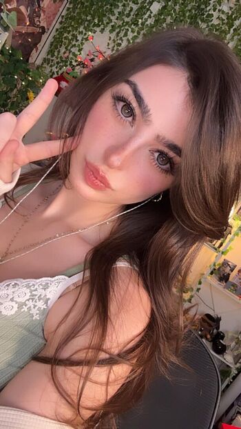 Full leaked Aruuu private onlyfans photo