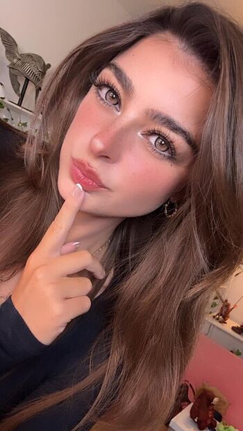 Full leaked Aruuu private onlyfans photo