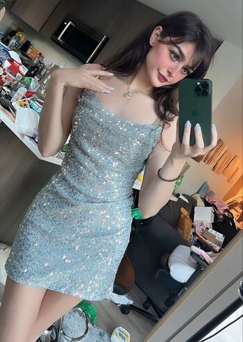 Full leaked Aruuu private onlyfans photo